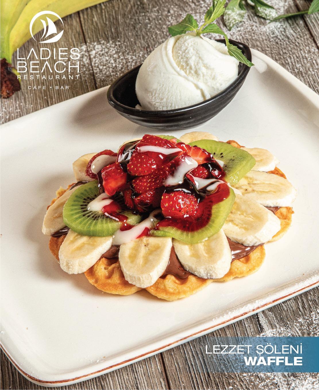 Meyveli Waffle